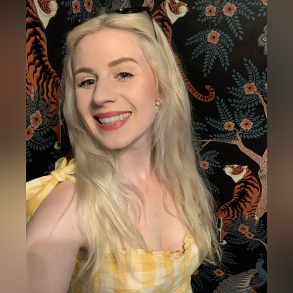 Meet your Posher, Kayla - Picture 3 of 3